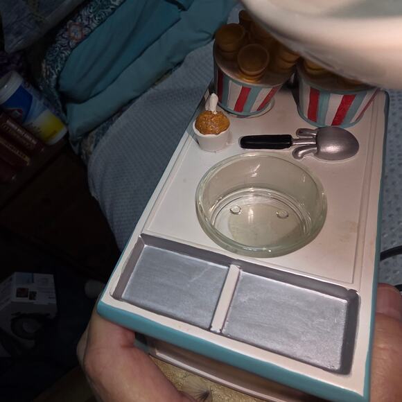 YANKEE CANDLE ICE CREAM CART HANGING WAX TART BURNER - Picture 6 of 9